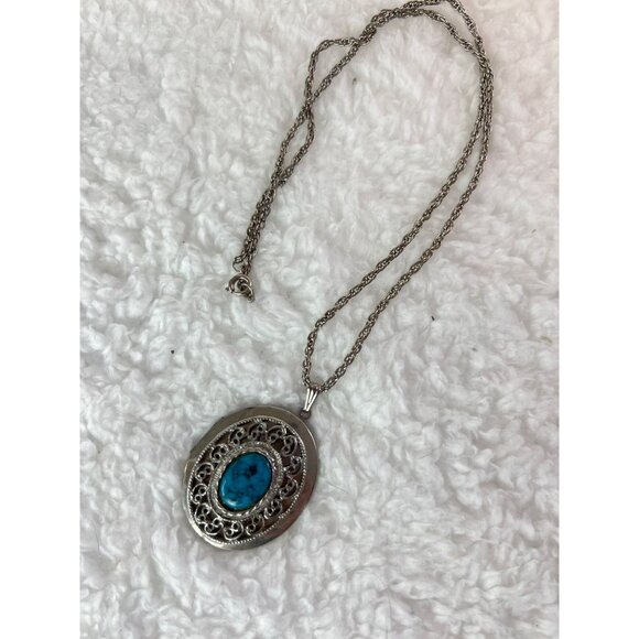Vintage Faux turquoise and silver plated locket Large w/ necklace - Picture 6 of 8